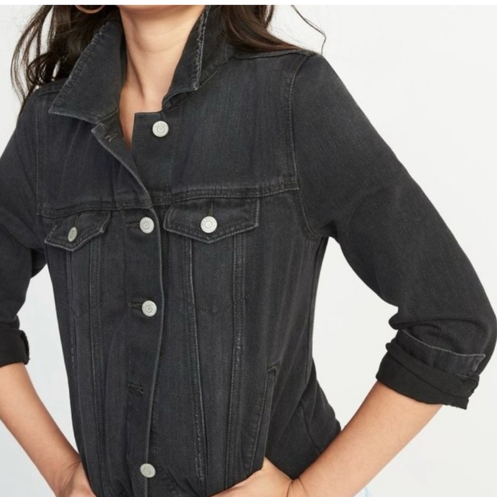 NWT Old Navy Women’s Black Distressed Denim Trucker Jean Jacket Size Medium - Picture 6 of 11